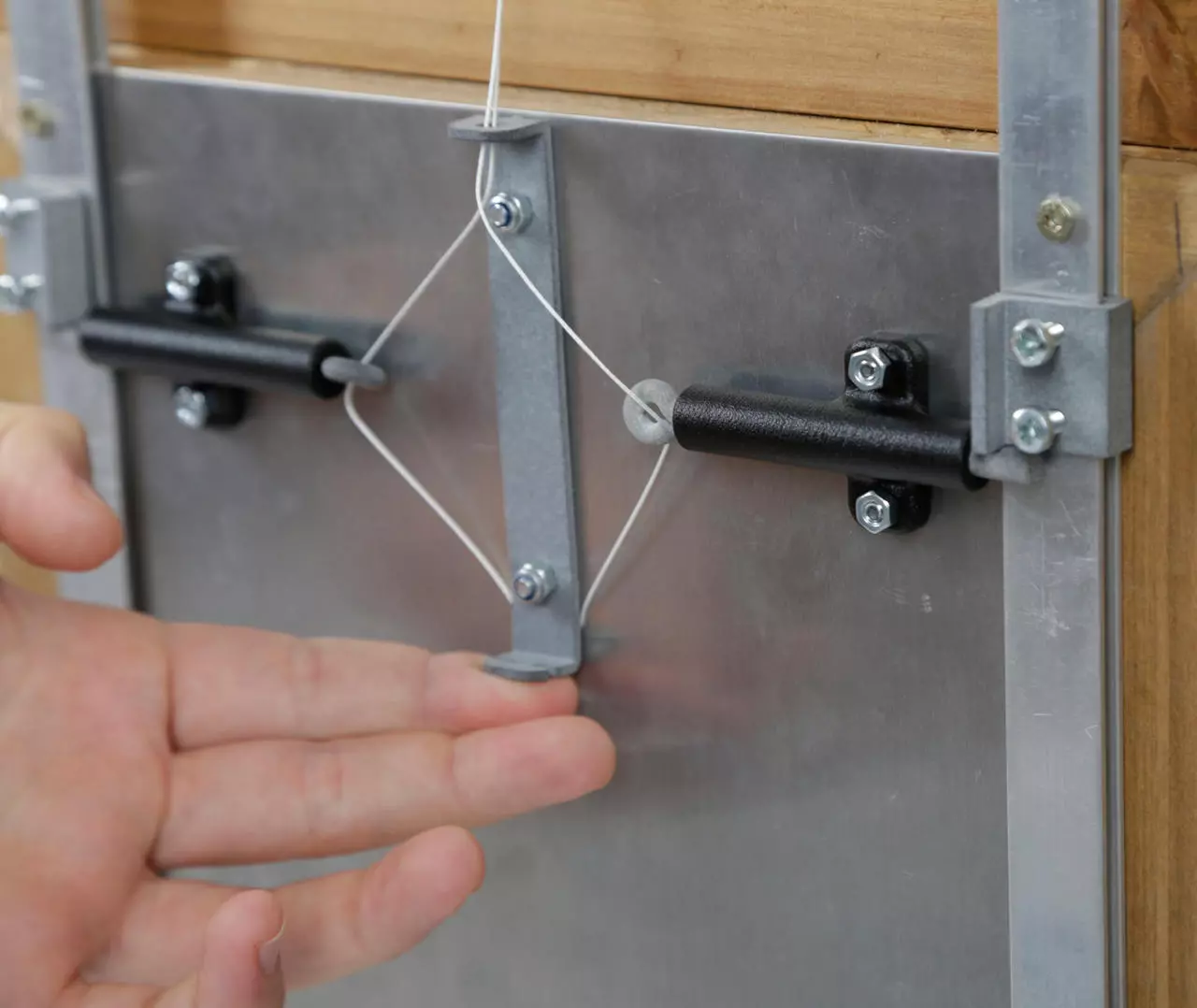 Kerbl Système de verrouillage automatique pour porte de poulailler